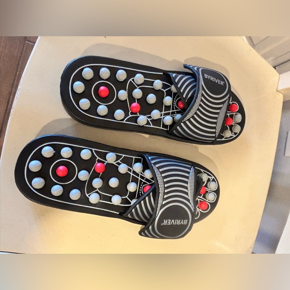 NEW BYRIVER Acupressure Massage Slippers Black Size XL